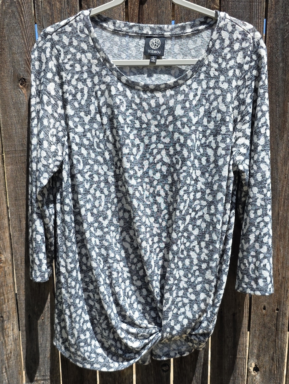 bobeau Gray Black White Leopard-Print 3/4 Long Sleeve Knot Top